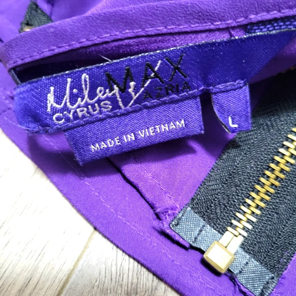 Zipper Back Tank - Ruffle Front - Purple - Large - Picture 3 of 4